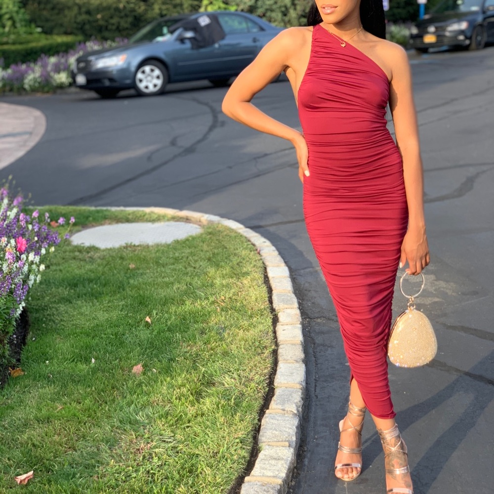 Cold Shoulder Asymmetric Ruched Midaxi Dress